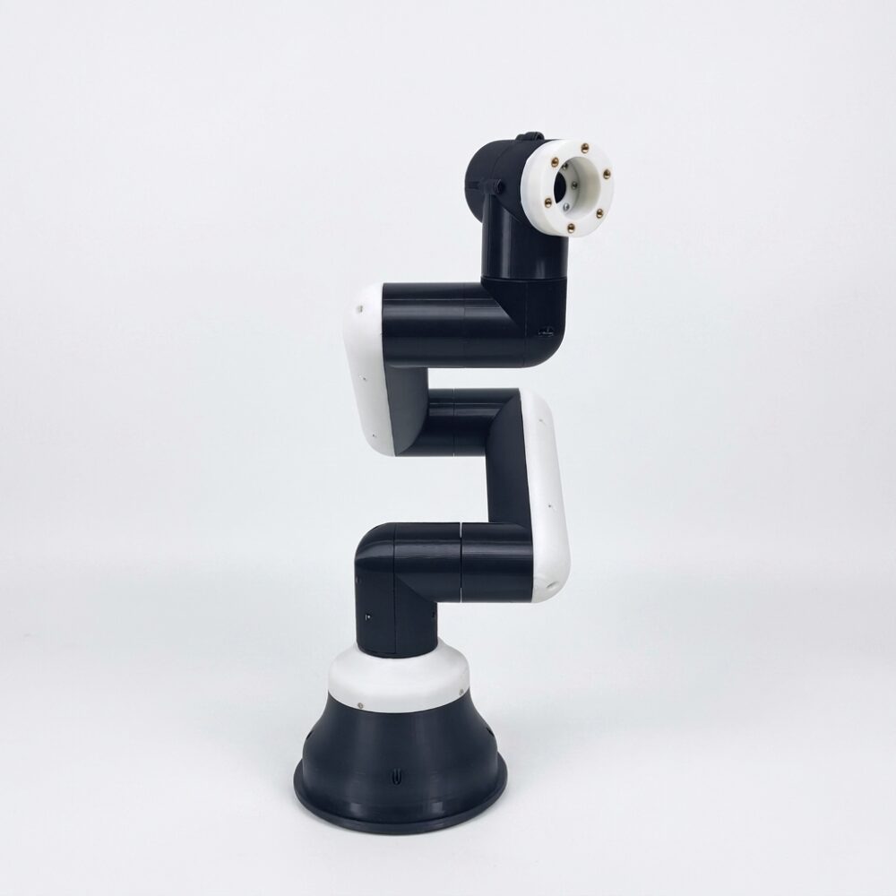 1 Kikobot C1 - 6 Axis Robotic Arm for Education & Research